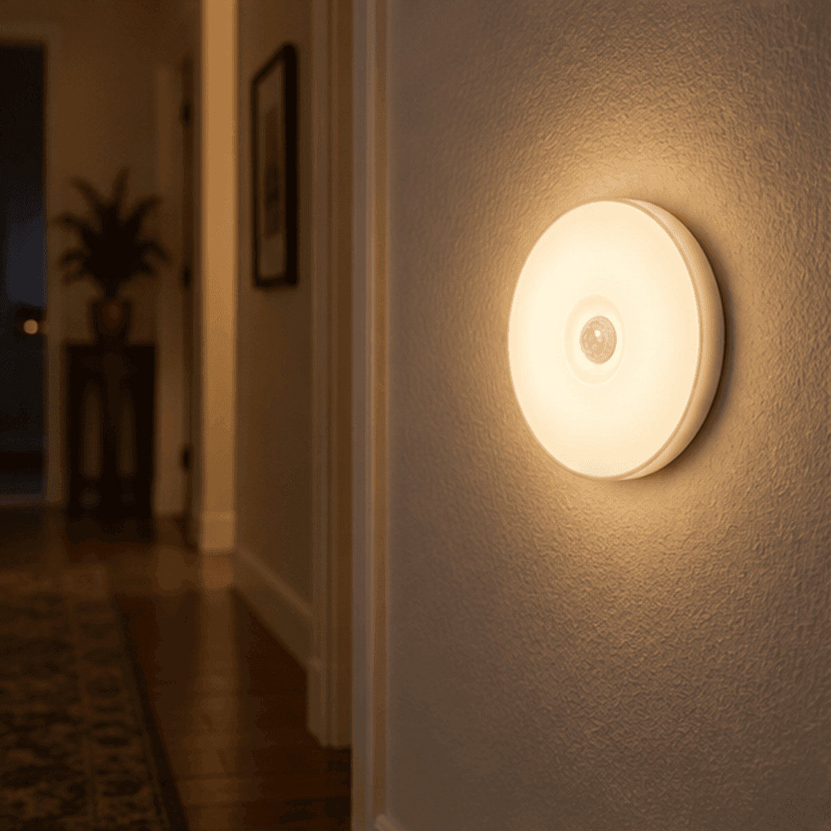 HANDOFF-48|US163|02|f4f91e32e9f4|Luz Nocturna con Sensor y Luz Cálida o Fría - Única - Producto en contexto de uso