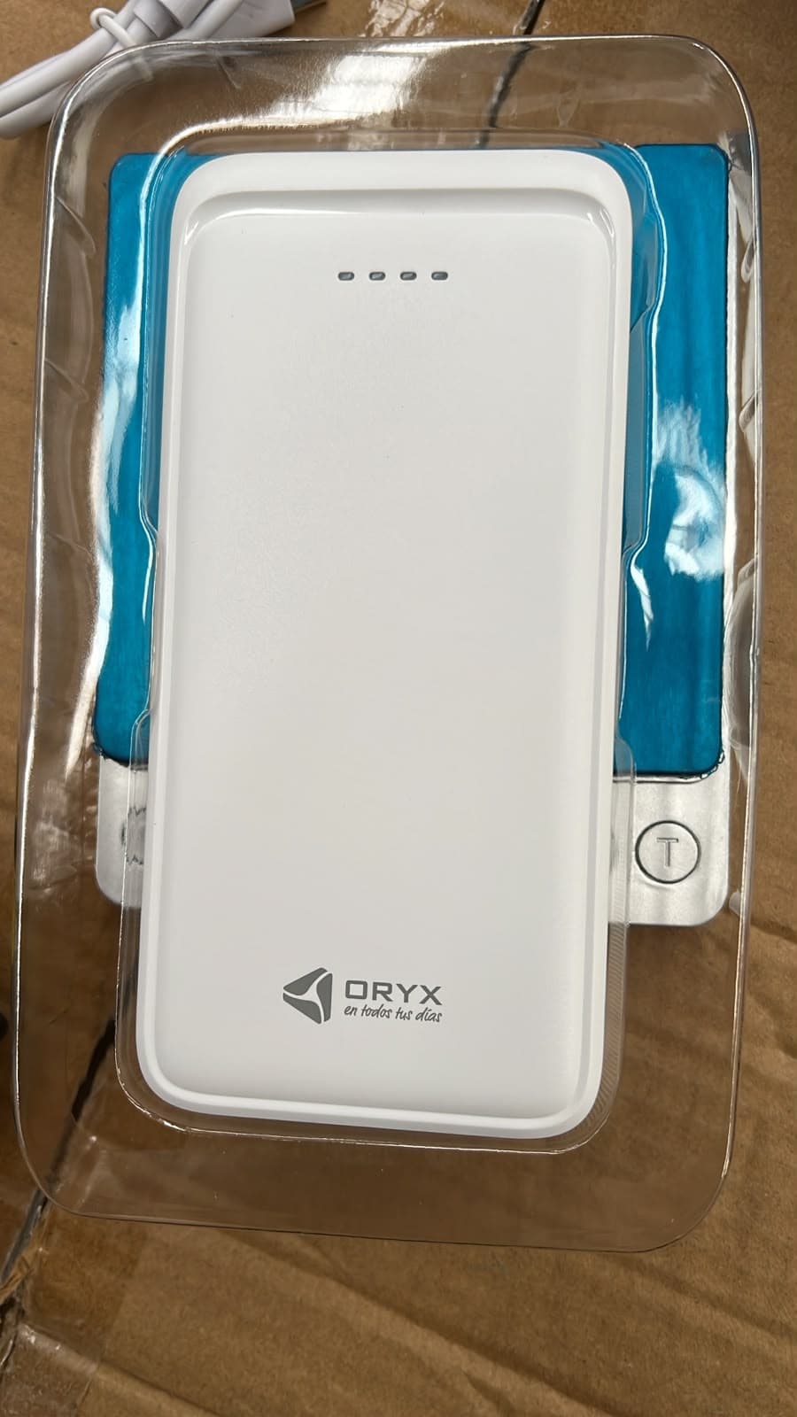 Power bank Oryx OR-P10K-B blanco fuera de su caja, vista frontal (foto real), CARPORTB — miniatura 7