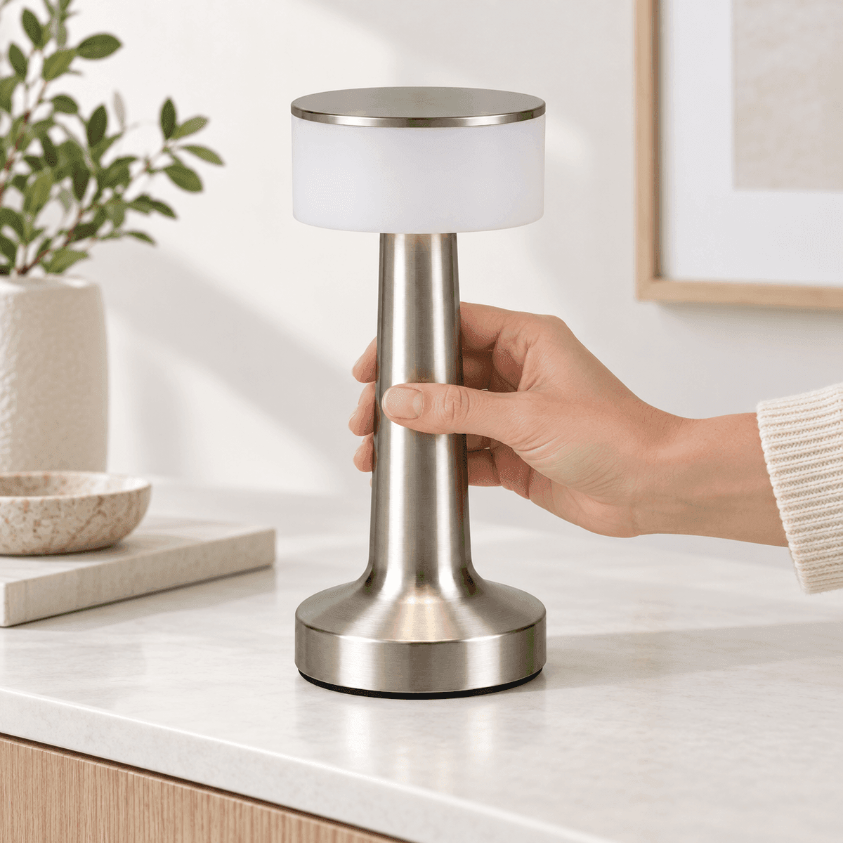 Velador LED recargable KM-9030 Plateada — Escala visual, LAMPAESPLA — miniatura 4