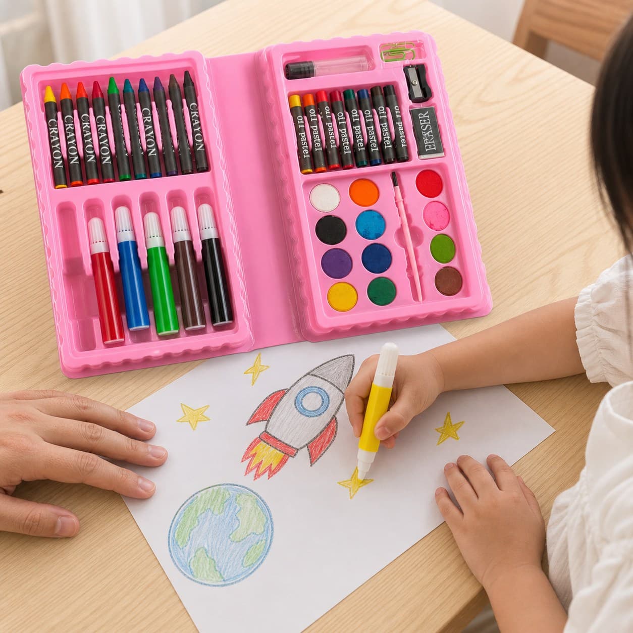 Set de arte para ninos de 42 piezas - producto en contexto de uso