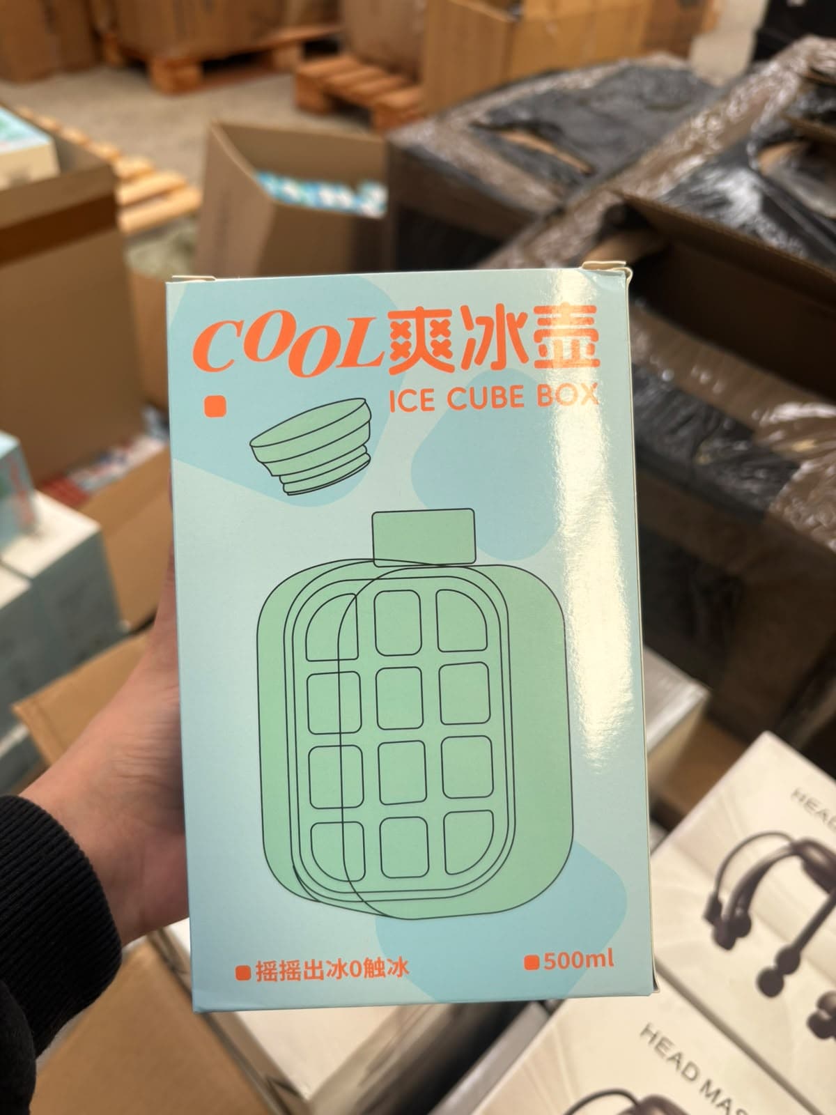 Foto real de la caja de la botella cubetera Ice Cube Box de 500 ml, frente — miniatura 9