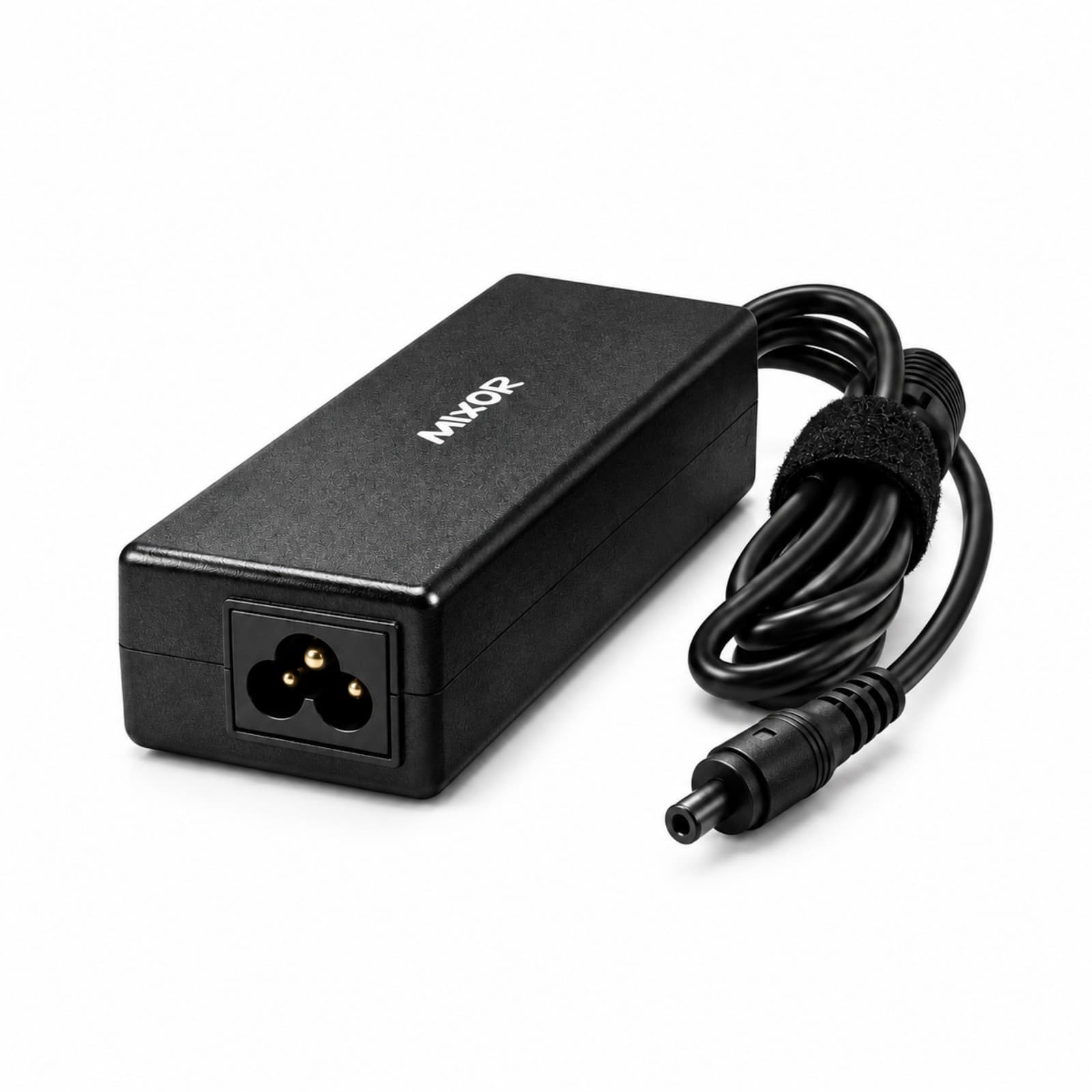Fuente para notebook Mixor 90 W: adaptador negro con su cable de salida, sobre fondo blanco (imagen ilustrativa) — miniatura 1