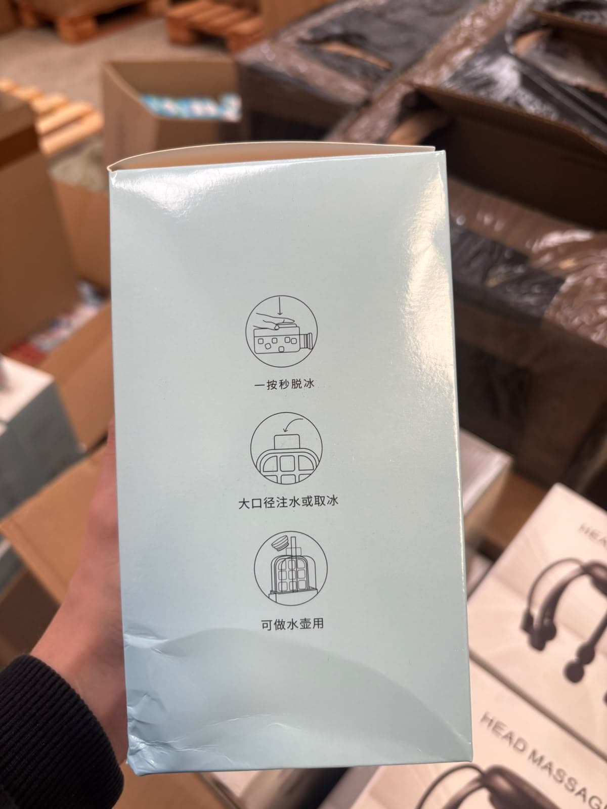 Foto real del lateral de la caja de la botella cubetera Ice Cube Box con los pictogramas de uso — miniatura 11