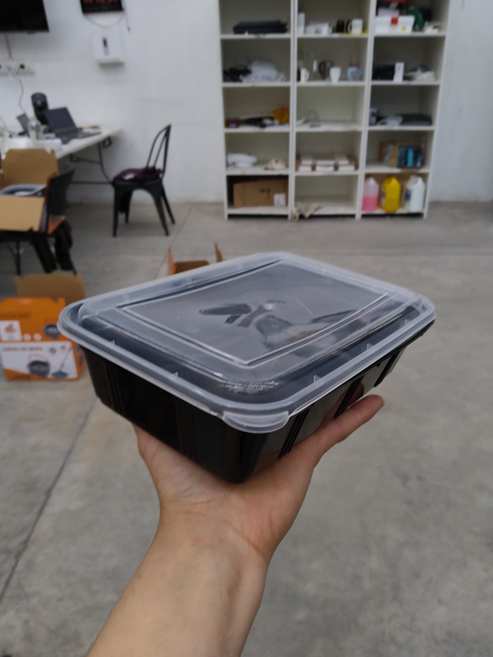 Recipiente Oryx negro rectangular con tapa transparente |UT-00019|