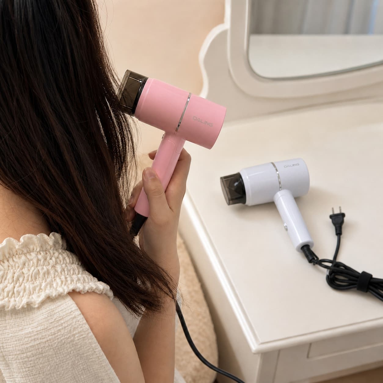 Secador de pelo plegable portatil - producto en contexto de uso