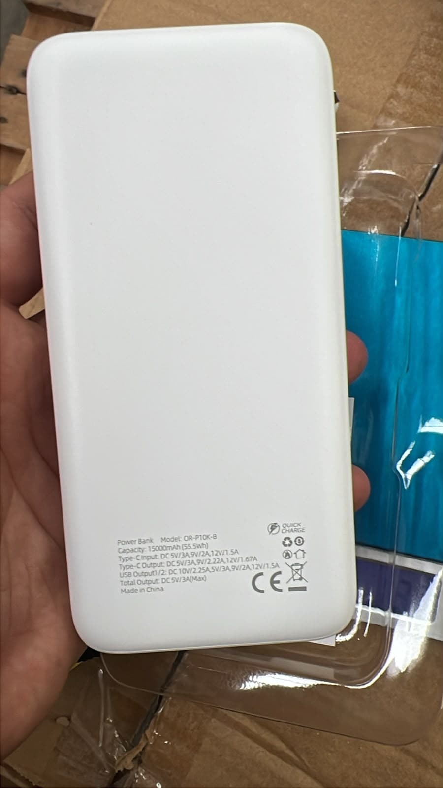 Dorso del power bank Oryx OR-P10K-B con la etiqueta de especificaciones (foto real), CARPORTB — miniatura 8