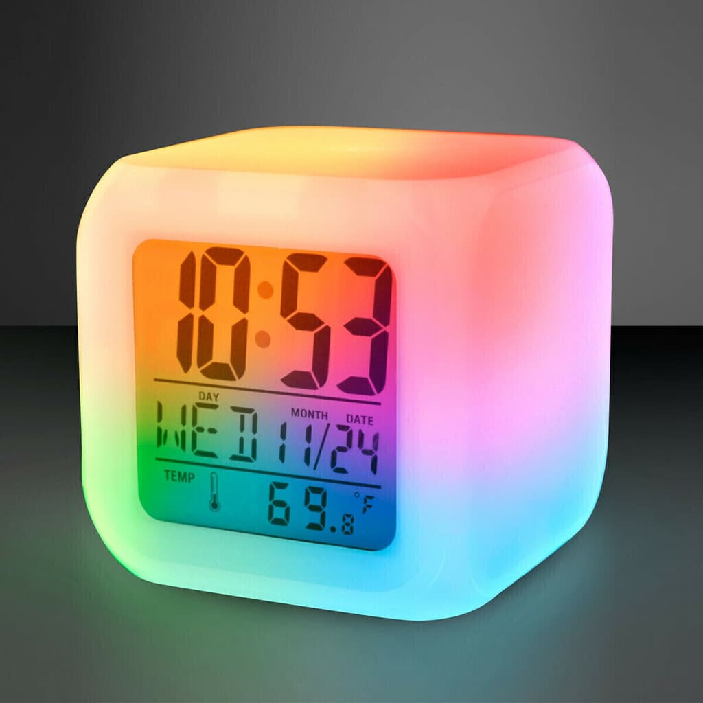 RELOJ DESPERTADOR EN FORMA DE CUBO